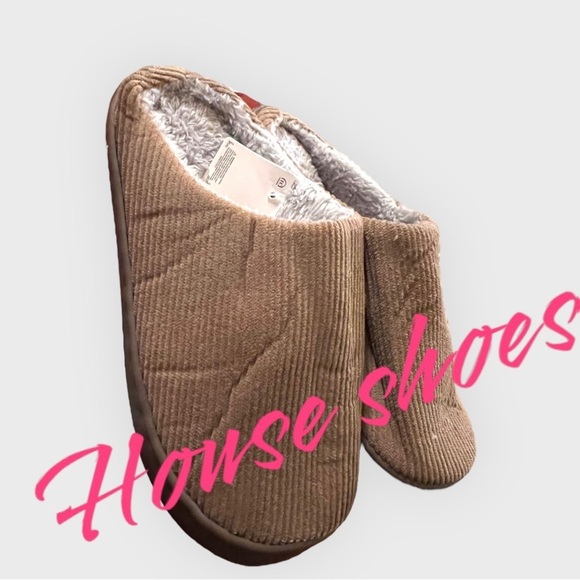 New - House shoes slippers - Picture 1 of 4